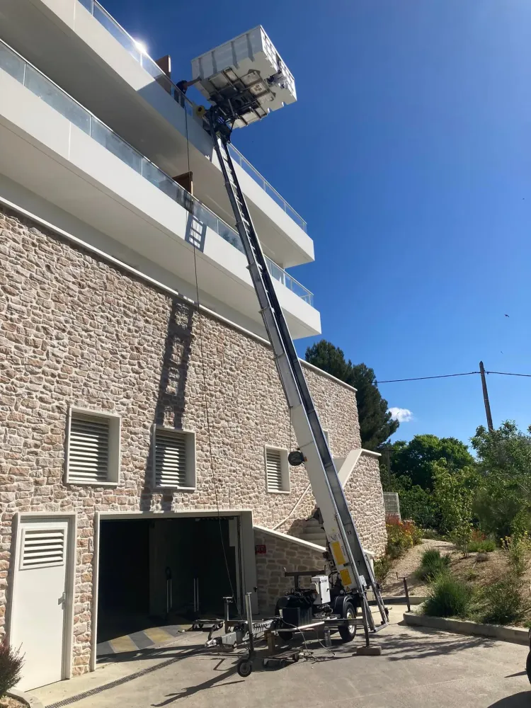 mise à disposition de monte-charge près de Cavaillon
